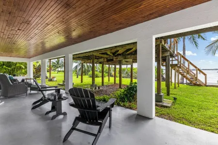 Dockside studio in Jensen Beach