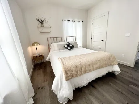 Entire Home 2 miles UTK, Neyland &Thompson Boiling