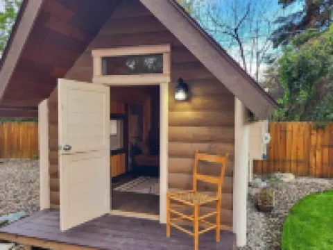 Fully renovated cozy home in the heart of Salmon! No cleaning fees! Hotels in Lemhi County