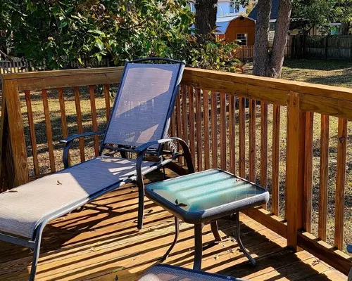 Immaculate Cottage in the Historic District.  Quiet street, large fenced yard. Hotels in Washington