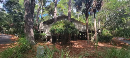 Pet Friendly Sparrow Pond Coastal Cottage with 3 Bedrooms / 3 Baths