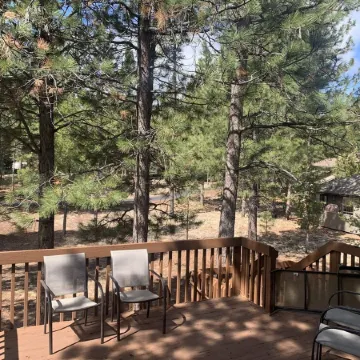 Sunriver Book Early and Save! Great, Quiet Location! 3 Bd/2 ba/Hot Tub! A/C!