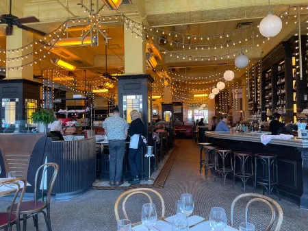 2-bedroom villa minutes from Carytown, VCU, UofR, & Richmond Convention Center Отели рядом с достопримечательностью «Университет Ричмонд»