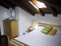 Little House on the Bridge - See Reviews of charming stays in history!