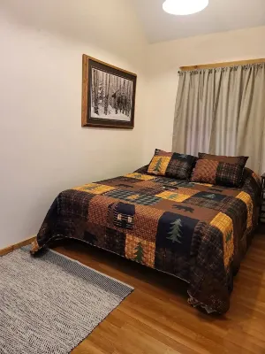 Cabin #1 - Backyard Bunkhouse