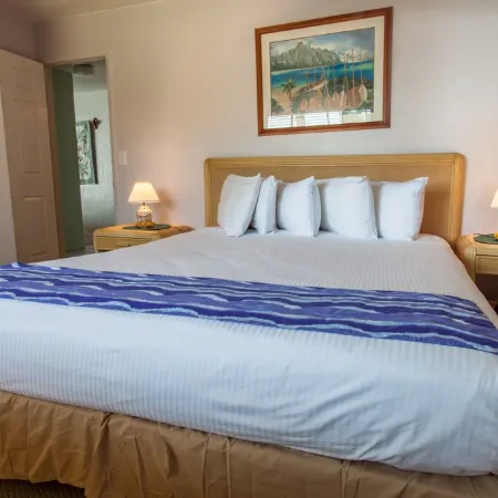 Ocean Front 2 BR Condo-ocean views from every room. 2nd floor Kona Reef "A" bldg