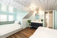 GameLounge~2KingBeds~PinkBedRoom~Gazebo~FirePit~SpookyNook~Walk2Mainst~Arcade Hotels in Hamilton