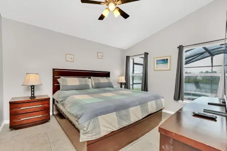 Waterview Villa with Private Pool/Spa