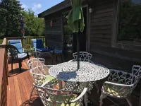 Charming Rental. Pond Village Area,