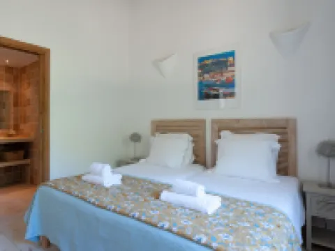 Villa Avec Piscine Privative Sécurisée au Coeur du Maquis Hotels in Figari