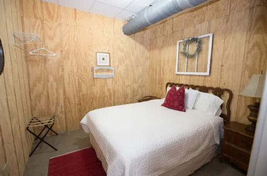 南方舒適距河流和湖泊僅需數分鐘-小屋!