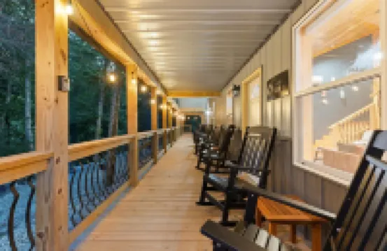 Riverfront Cabin~Sleeps 18~Private River Boat Ramp~20 Min drive Lake Cumberland