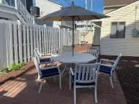 Lovely 3 bedroom townhouse, 1 house from the beach