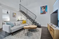 Bar, restaurants, and attractions all nearby!