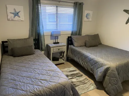 Come Enjoy the Ocean - Ocean Front Resort 2 BR 2 BA Newly Renovated Villa