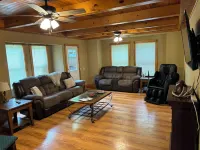 Whole house, secluded getaway near Alley Springs, Eminence , Missouri.