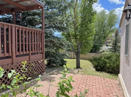 3BR Mountain Views! Family / Pet Friendly + Pool Table - 15 min to AFA Отели рядом с достопримечательностью «Парк Уотерфронт»