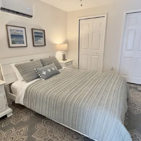Urban Oasis: Downtown Apartment