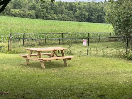 Three Oaks, Michigan.  Beautiful Southwestern Michigan Отели в г. Три Окс