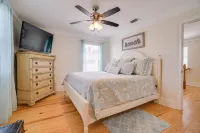 Nash Shell Beach Cottage, Sleeps 8. Walk to the beach, Pets considered.