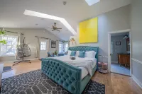 Modern Antique 5BR Home w/ Expansive Master Suite Hotels near Otis Library