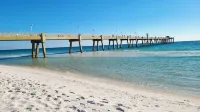 Gulf Coast Getaway Home-3 Bed, 7m Walk to Bay Beach and Pier Các khách sạn ở Fort Walton Beach