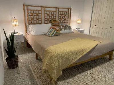 Cheerful 3 bedroom house near barefoot beach