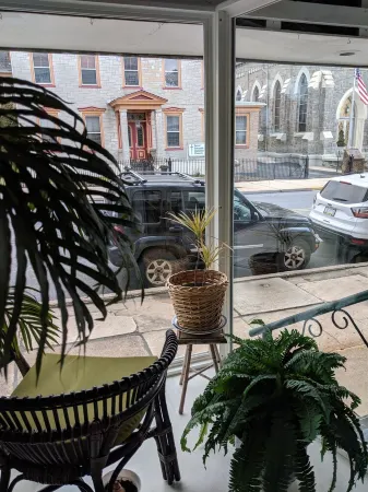 Vintage Charm Studio: Unique Retreat on the East Side