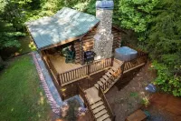 THE HIDEAWAY / Blue Ridge GA. / A charming & romantic traditional log cabin. Hôtels à proximité de : Forêt nationale de Chattahoochee-Oconee