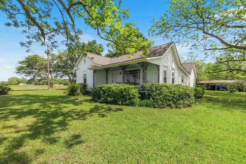 Farmhouse at Magnolia Valley
