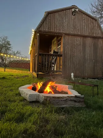 1 Bedroom Hill Country Cabin