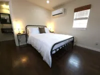 Handsome Modern Rustic Studio Cottage!