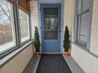 Monthly Rental!  Easy In, Easy Out. Street Parking. Washer Dryer Onsite. Hotel a Lewistown