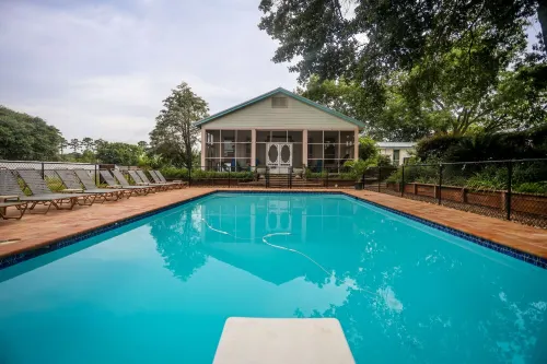 Beautiful Cabin in the Davy Crockett National Forest with Pool on Property