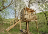 Buffalo County Log Cabin w Guesthouse and pool