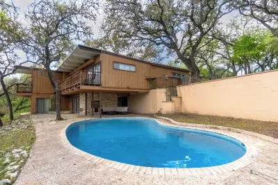Canopy of Helotes