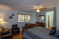 Free EV ChargerVisit Yosemite Stay at Valley Oak Vacations. Hotels in Bootjack