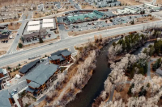 2200sf Luxury Condo on Blue River! w/Garage