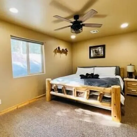 6Br Cabin-Hot Tub-Game Room-Near Bryce Canyon & Zion-Sleeps 12 Adults