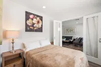 Gilbert Home, Walk to Downtown, Restaurants, Nightlife 10+ location! - Pools