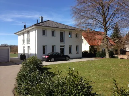 Central in the middle of the village and yet on the outskirts. Unique country view Отели рядом с достопримечательностью «Birkenmühle»