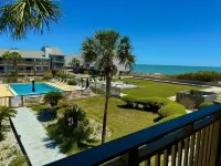 Life’s a Beach! Catch Your Wave at the Spindrift Sea Turtle! - Strand