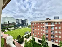 Quiet King Size with City Views