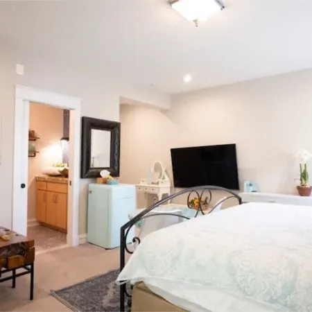 Tranquil Sugarland Retreat Close to Airport/Metro