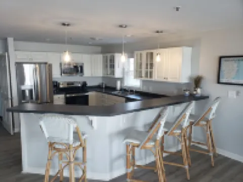 Bayfront Family Friendly 2BR on a Marina - Great Location & Beautiful Views!