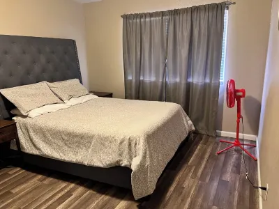Quiet 1bed/1bath condo with free parking
