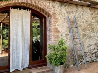 Idyllic barn with garden, pool, and free high speed Wi-Fi.