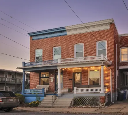 Downtown Charm: Pets Welcome