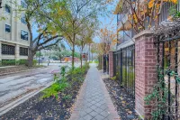 Lovely Midtown 1BD Apartment – Parking + Fast WiFi