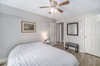 Updated Modern & Spacious 2 bed Apartment Near Everything!